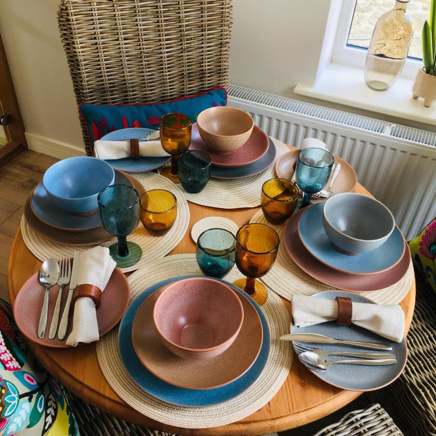 The Art Attic A Stylish Boutique Apartment ビルス・ウェールズ エクステリア 写真