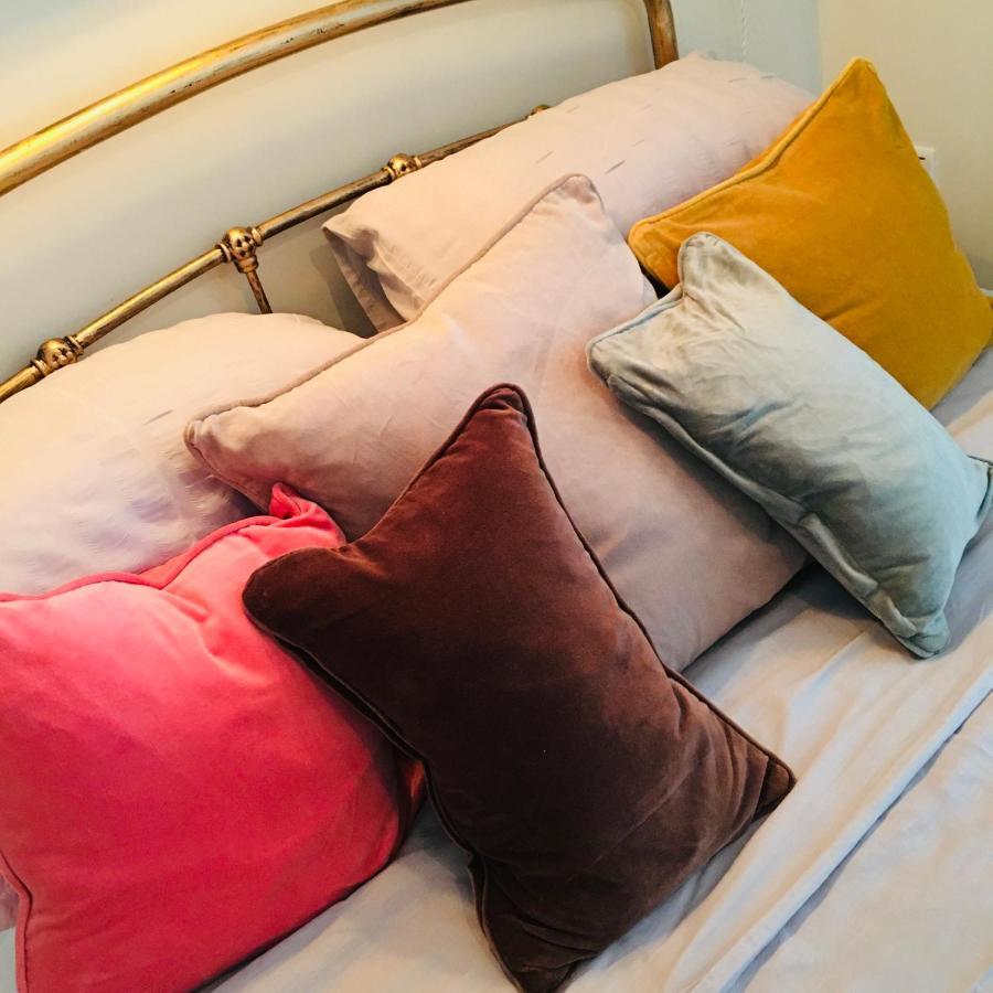 The Art Attic A Stylish Boutique Apartment ビルス・ウェールズ エクステリア 写真