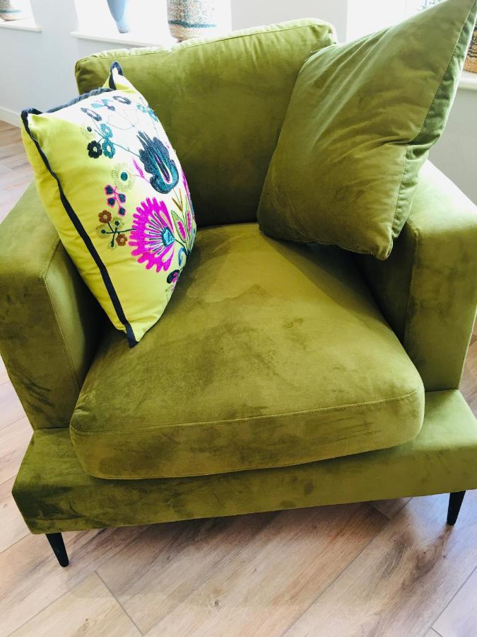The Art Attic A Stylish Boutique Apartment ビルス・ウェールズ エクステリア 写真