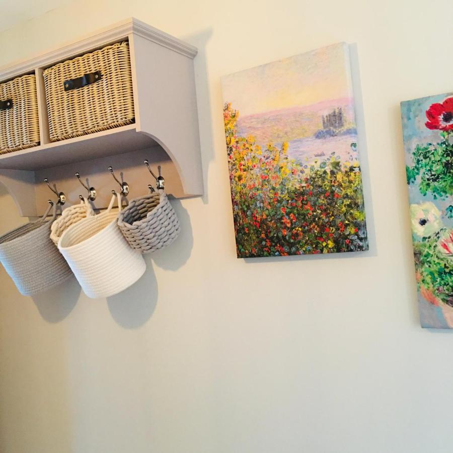 The Art Attic A Stylish Boutique Apartment ビルス・ウェールズ エクステリア 写真